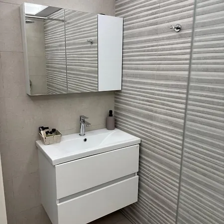 Eleni's 2 Διαμέρισμα *